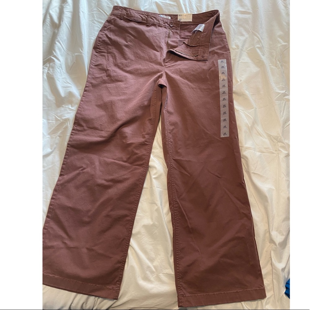 Brand New, Never Worn, Tag still on; high waisted khaki wide leg pants.